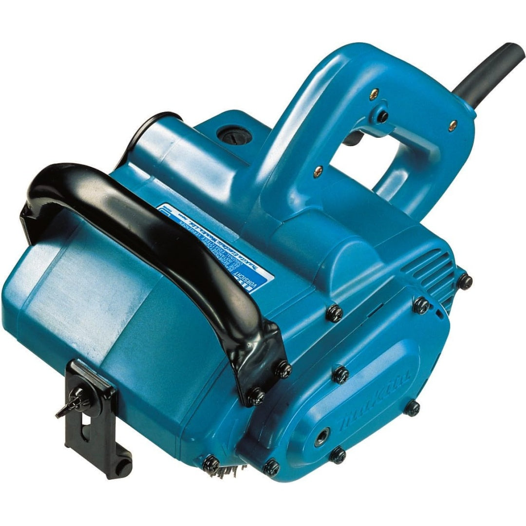 Cette ponceuse electrique associe des dimensions annoncees de 100 x 120mm et le poncage des surfaces